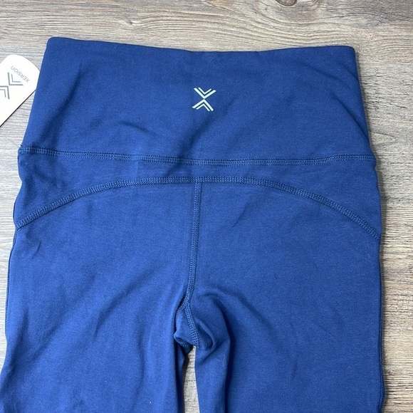 NWT Xersion Women’s Navy Blue Capri Legging, size small - Picture 9 of 9